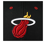 Бейсболка MITCHELL NESS арт. HHSS7310-MHEYYPPPBLCK Miami Heat NBA (черный / красный)