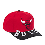 Бейсболка MITCHELL NESS арт. HP10368-CBURED1 Chicago Bulls NBA (красный / черный)