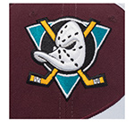 Бейсболка MITCHELL NESS арт. HP10390-ADUPURP Anaheim Ducks NHL (темно-бордовый/бирюзовый)