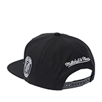 Бейсболка MITCHELL NESS арт. HS11482-CBHBLCK Chicago Blackhawks NHL (черный)