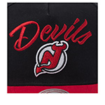 Бейсболка MITCHELL NESS арт. HP9354-NJDBLCK New Jersey Devils NHL (черный / красный)