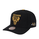 Бейсболка MITCHELL NESS арт. HP12127-CBUBKGD Chicago Bulls NBA (черный)
