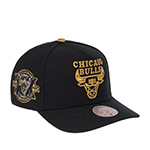 Бейсболка MITCHELL NESS арт. HP12127-CBUBKGD Chicago Bulls NBA (черный)