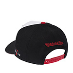 Бейсболка MITCHELL NESS арт. HP13210-CBUWHRD Chicago Bulls NBA (черный / белый)