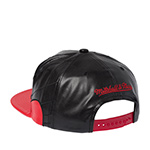 Бейсболка MITCHELL NESS арт. HS12126-CBUBKRD Chicago Bulls NBA (черный / красный)
